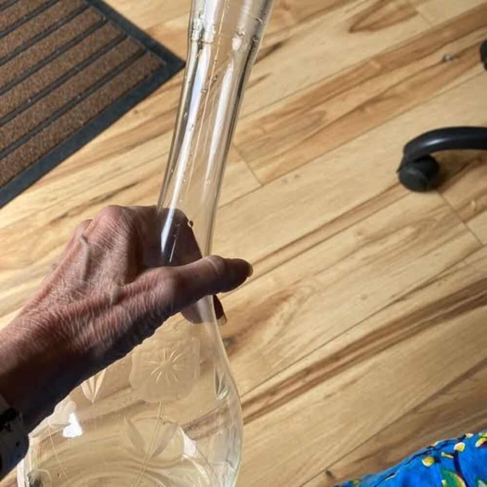 Hand-Etched Glass Wine Decanter with Stopper - Floral Design, 17.5 inch